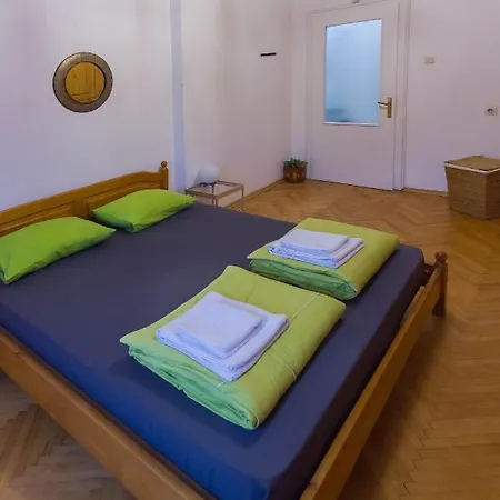 Апартамент Maritza